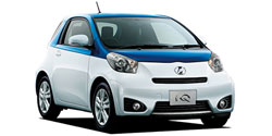 沖縄県の中古車 トヨタ iQ