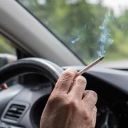 車の買取でタバコの汚れや喫煙車は査定に響く？