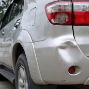 車を下取りに出すとき傷やへこみは減点対象？査定基準について解説！