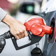 ガソリンの残量は査定額に影響する？車を売る時のガソリンの取り扱いについて解説