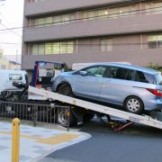 自賠責保険の補償内容に車のレッカー移動は入る？