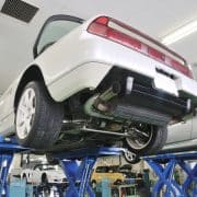 古い車は車検に出すべき？それとも乗り換えを考えた方がいい？