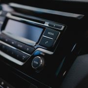 車の乗り換え時にカーオーディオは外すべきなのか？