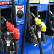維持費を圧迫するガソリン代！節約のカギは燃費の良い車選びとエコ運転！