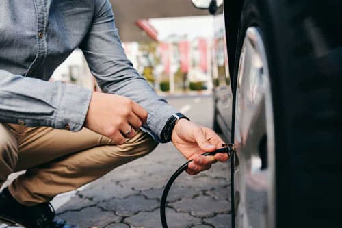 車のタイヤの空気圧はガソリンスタンドで無料点検できるって本当 車買取 車査定のグー運営