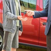 自動車保険で別居の親族が運転する場合は補償される？ケースに応じた補償内容を解説