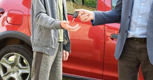 自動車保険で別居の親族が運転する場合は補償される？ケースに応じた補償内容を解説