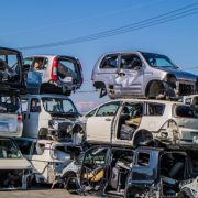 廃車を決める基準とは？タイミングを見極めるポイントや手続きの流れを解説