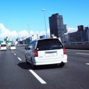 事故車がまっすぐ走らない原因は？必要な対処法をあわせて解説