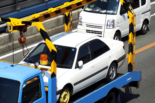 事故車を保管場所まで運ぶ方法