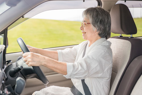 60代でも運転しやすい軽自動車はある