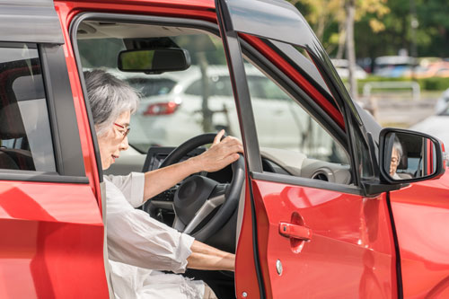 60代女性向けの軽自動車を選ぶ際のポイント