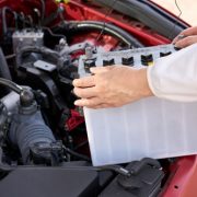 ハイブリッド車のバッテリー交換を行うポイント！費用相場や長持ちさせるための注意点を解説