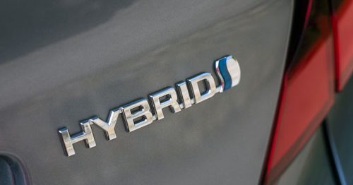 ハイブリッド車の充電の仕組みとは？燃費効率を上げる補機バッテリーの重要性も解説！