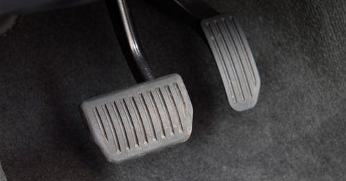 ハイブリッド車のエンジンブレーキの上手な使い方は？回生ブレーキやBレンジを活用しよう