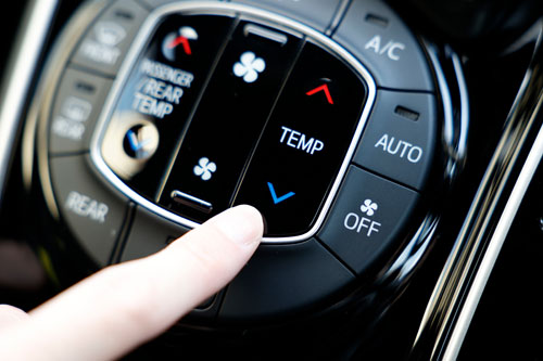 燃費を悪化させないハイブリッド車のエアコンの使い方