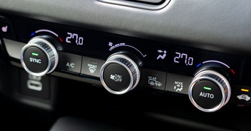 ハイブリッド車でエアコンを使用すると燃費が落ちる？燃費を抑えるコツも解説