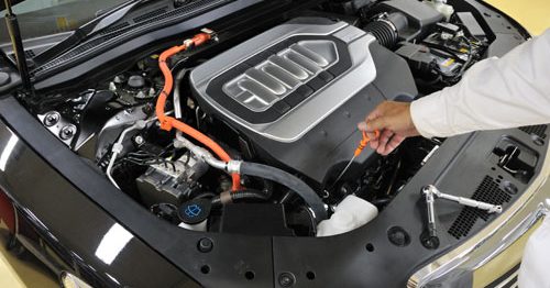 ハイブリッド車のオイル交換頻度はどのくらい？長く安心して乗るための基礎知識