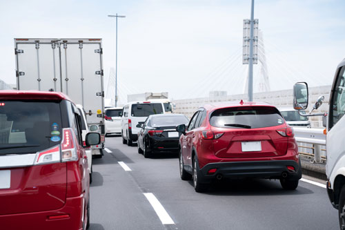 ハイブリッド車の恩恵は高速道路では受けにくい
