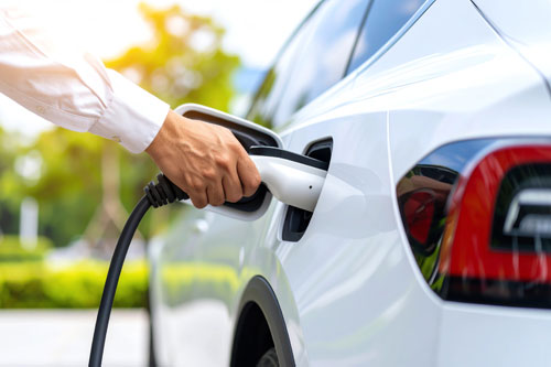 プラグインハイブリッド車は外部充電ができる