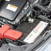 ハイブリッド車のバッテリー完全ガイド｜寿命・交換費用・長持ちさせるためのコツを解説