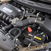 ハイブリッド車のバッテリー交換の頻度は？2つのバッテリーの交換時期や費用などを解説