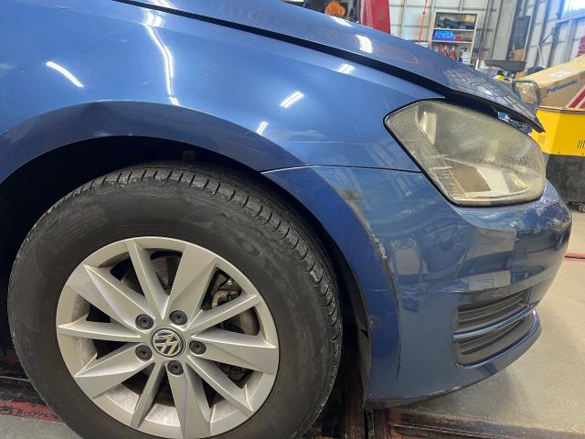 【印西　我孫子　成田　白井　鎌ヶ谷　八千代　栄町　の点検・整備はオートランナーへ！】フォルクスワーゲン　フロントバンパー+フロントフェンダー修理　ゴルフ　板金・外装補修