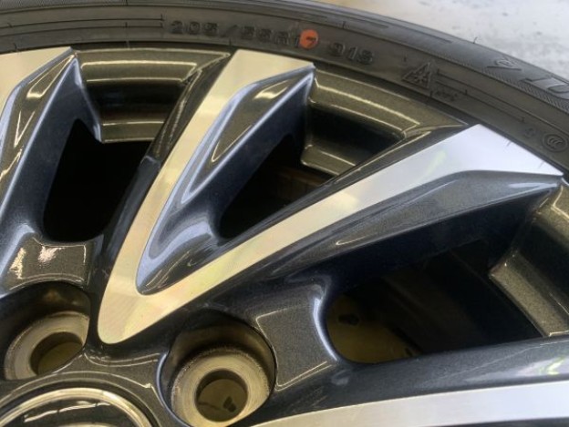 新型ヴォクシー純正＆新品スタッドレス付！即納セットのご案内！