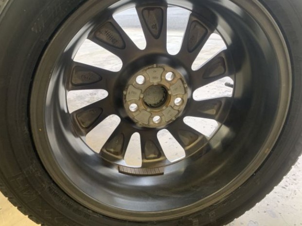 新型ヴォクシー純正＆新品スタッドレス付！即納セットのご案内！