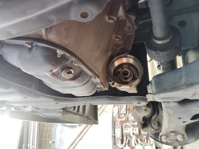 トヨタ　ウィッシュ　スタッドレスタイヤ交換　エンジンオイル交換　ついでに車検見積もり　リフトアップするタイミングで　事前に価格がわかります　部品の準備　いわき市内郷　特定認証整備工場　鈑金塗装工場　自動車保険代理店