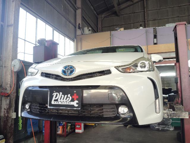 トヨタ　プリウスα　ホイール・タイヤ交換　スタッドレスタイヤ　タイヤお持込み　持込歓迎　タイヤ交換時簡易無料点検実施中　タイヤの点検　交換時期のご提案　ホイールバランス　エアバルブ交換　特定認証整備工場　鈑金塗装工場　ラプターライナー