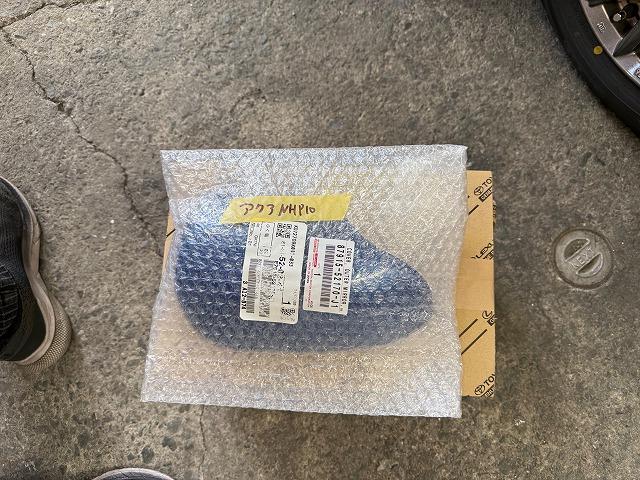 トヨタ　アクア　板金・外装補修　ミラー交換　ドアミラー交換　中古部品　リサイクル部品　探します　事故車修理　キズ修理　へこみ修理　福島県いわき市内郷