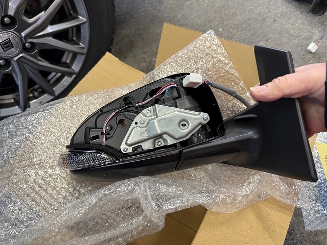 トヨタ　アクア　板金・外装補修　ミラー交換　ドアミラー交換　中古部品　リサイクル部品　探します　事故車修理　キズ修理　へこみ修理　福島県いわき市内郷