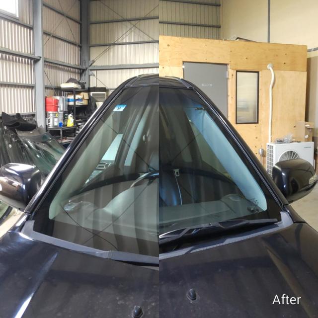 スズキ エスクードのフロントガラス交換