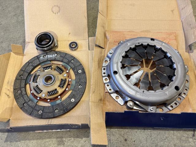 ＨＥ２１Ｓ　ラパン　クラッチ交換【広島　安佐北区　安佐南区　西区　東区　南区　中区　安芸区　佐伯区　安芸高田　東広島　西条　呉　三原　福山　岡山　山口　島根　広島３Ｄアライメント調整安い　輸入車整備　輸入車修理】　　