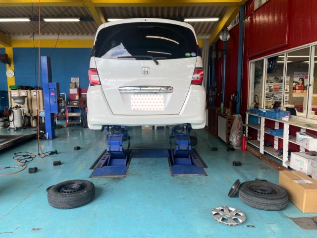 ホンダ　フリード　1日車検と左サイドステップ鈑金修理 　深谷市メンテナンス・日常点検