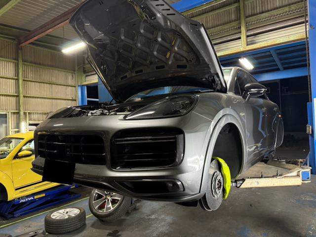 ポルシェ　カイエンターボS E-ハイブリッド　車検　アメ車・輸入車の販売・車検・修理・鈑金　 茨城　千葉　守谷　つくばみらい　土浦　取手　つくば　石岡　筑西　古河　下妻　常総　坂東　龍ヶ崎　牛久　利根町　柏　我孫子　野田　流山　おおたかの森