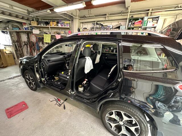 スバル　フォレスター　フロントドア､リヤドア交換､クォーター修理 ・鈑金塗装 ・板金・外装補修