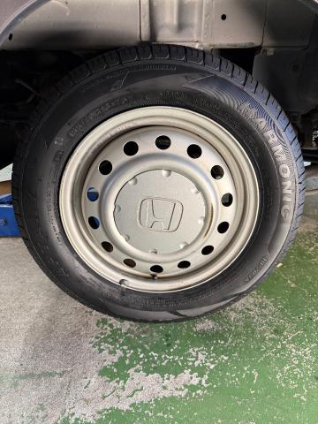 ホンダ　バモス　タイヤ交換