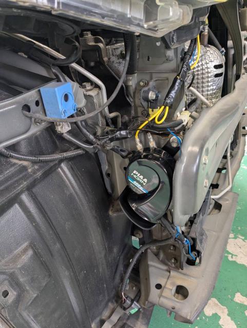 ダイハツ　タント　持ち込みホーン取り付け　パーツ持込取り付け大歓迎　・車検【車検後に令和7年度産の新米みずかがみ5Kｇプレゼントしております】・板金、ボディコーティング受付中　滋賀県　近江八幡市　野洲市　草津市　東近江市　大津市