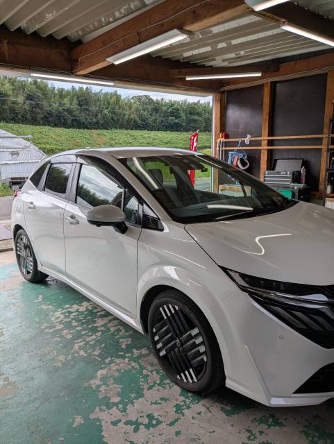 日産　オーラ　持ち込みテレビキャンセラー取り付け　パーツ持込取り付け大歓迎　・車検【車検後に令和7年度産の新米みずかがみ5Kｇプレゼントしております】・板金、ボディコーティング受付中　滋賀県　近江八幡市　野洲市　草津市　東近江市　大津市