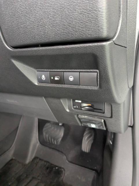 日産　オーラ　持ち込みテレビキャンセラー取り付け　パーツ持込取り付け大歓迎　・車検【車検後に令和7年度産の新米みずかがみ5Kｇプレゼントしております】・板金、ボディコーティング受付中　滋賀県　近江八幡市　野洲市　草津市　東近江市　大津市