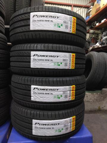 トヨタ　エスティマ　ミニバン　18インチ新品タイヤ持ち込み交換