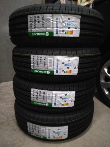 フォルクスワーゲン　Ｔ－クロス　16インチ新品タイヤ持ち込み交換