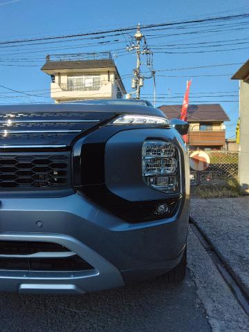 三菱　アウトランダーＰＨＥＶ　20インチ新品タイヤ持ち込み交換