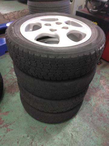 ダイハツ　タント　14インチ中古スタッドレスタイヤ持ち込み交換