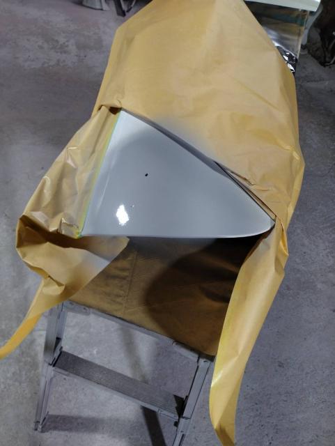 トヨタ　プリウス　板金・外装補修　リアバンパー　リアゲート
