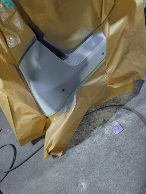 トヨタ　プリウス　板金・外装補修　リアバンパー　リアゲート
