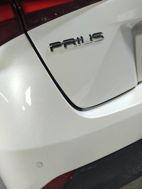 トヨタ　プリウス　板金・外装補修　リアバンパー　リアゲート
