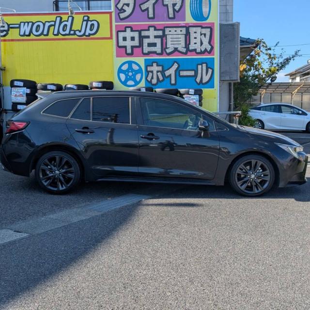 トヨタ　カローラツーリング　新品タイヤ　ダンロップ　ディレッツァDZ102　215/45R17　4本交換【福山市　府中市　神石高原町　井原市　笠岡市　持込でのタイヤ交換大歓迎受付中！Web予約もOK！！】